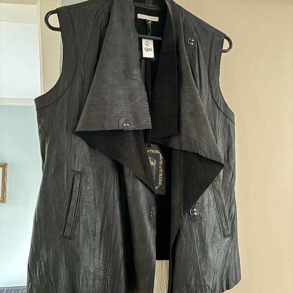 Black Leather Vest - My Tribe - Picture 4 of 5